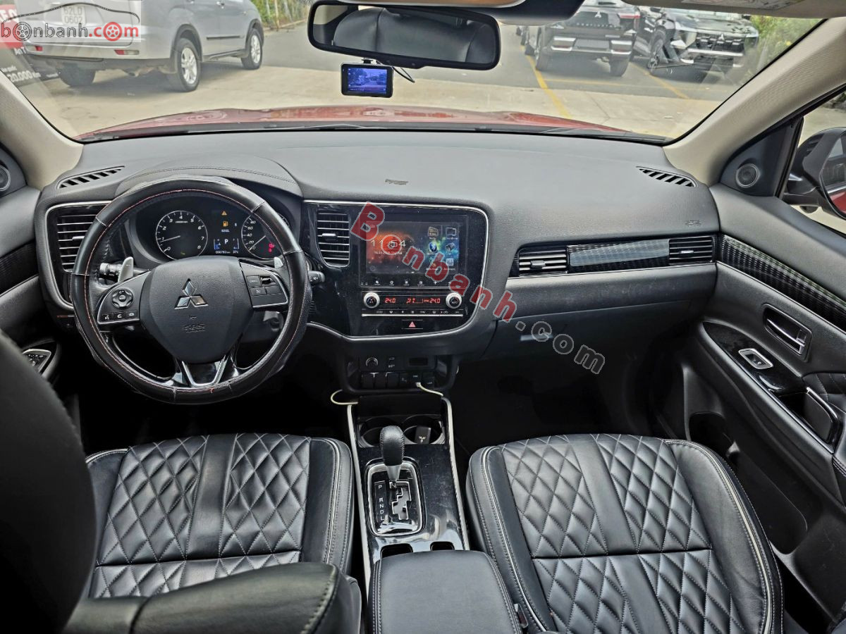 Bán ô tô Mitsubishi Outlander Premium 2.0 CVT - 2023 - xe cũ