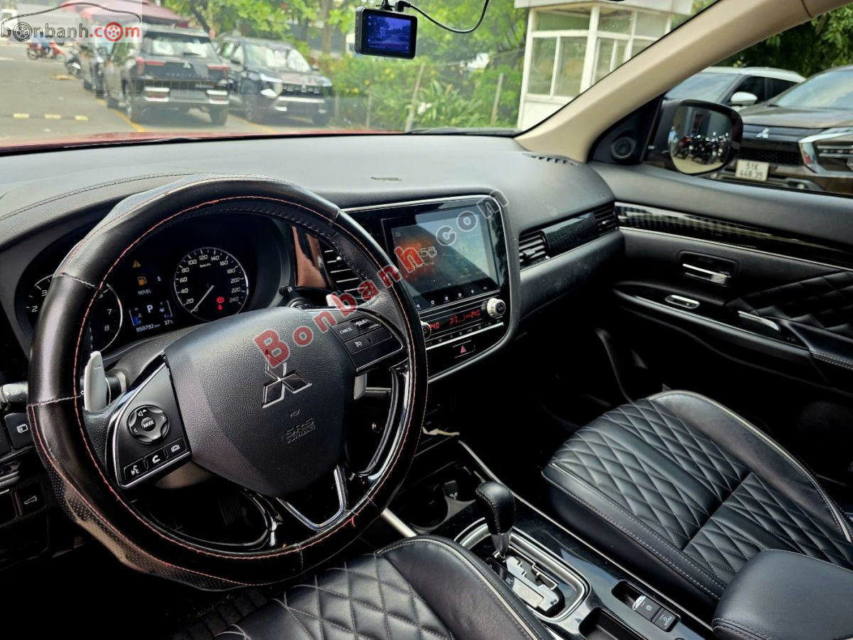 Bán ô tô Mitsubishi Outlander Premium 2.0 CVT - 2023 - xe cũ