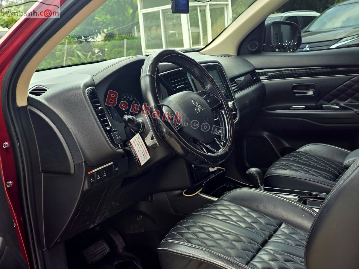 Bán ô tô Mitsubishi Outlander Premium 2.0 CVT - 2023 - xe cũ