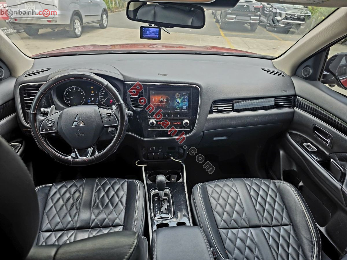 Bán ô tô Mitsubishi Outlander Premium 2.0 CVT - 2023 - xe cũ