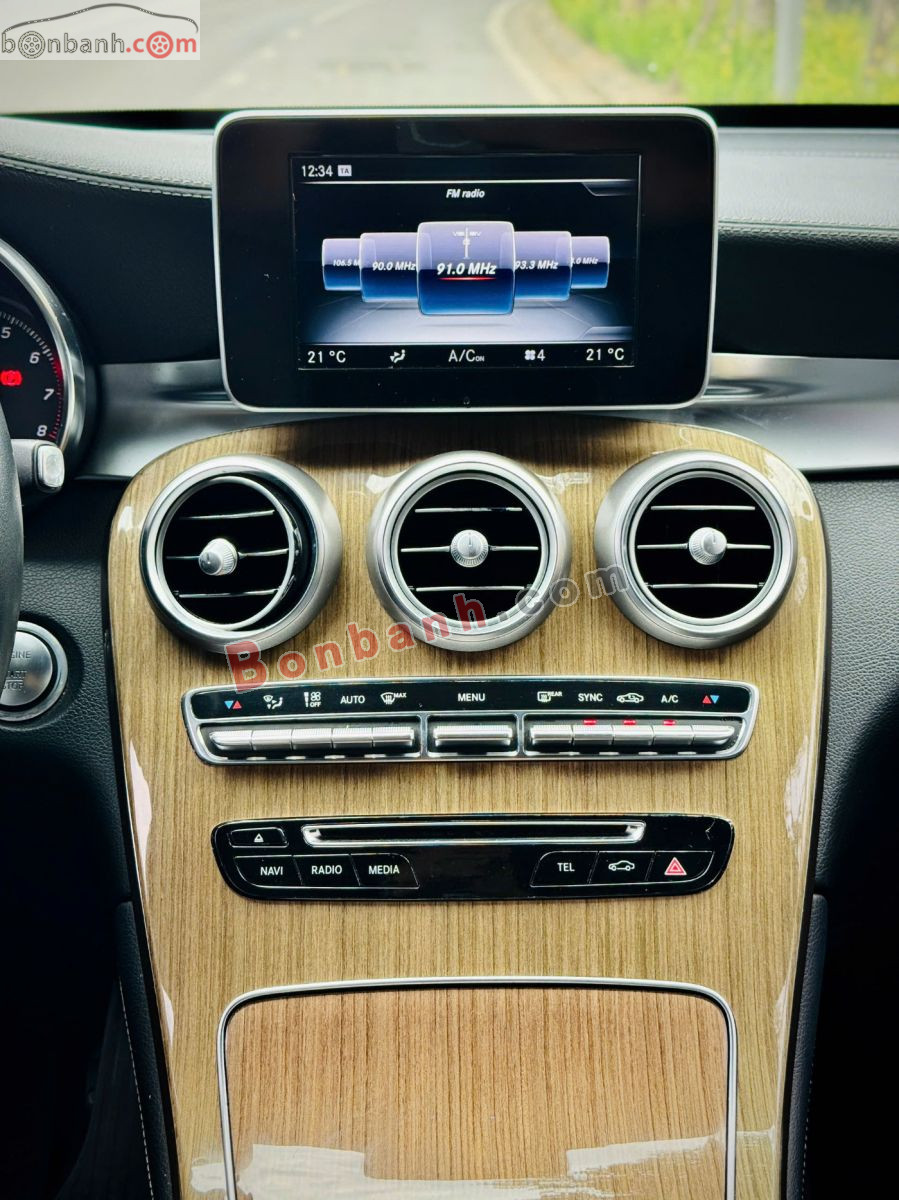 Bán ô tô Mercedes Benz GLC 250 4Matic - 2017 - xe cũ