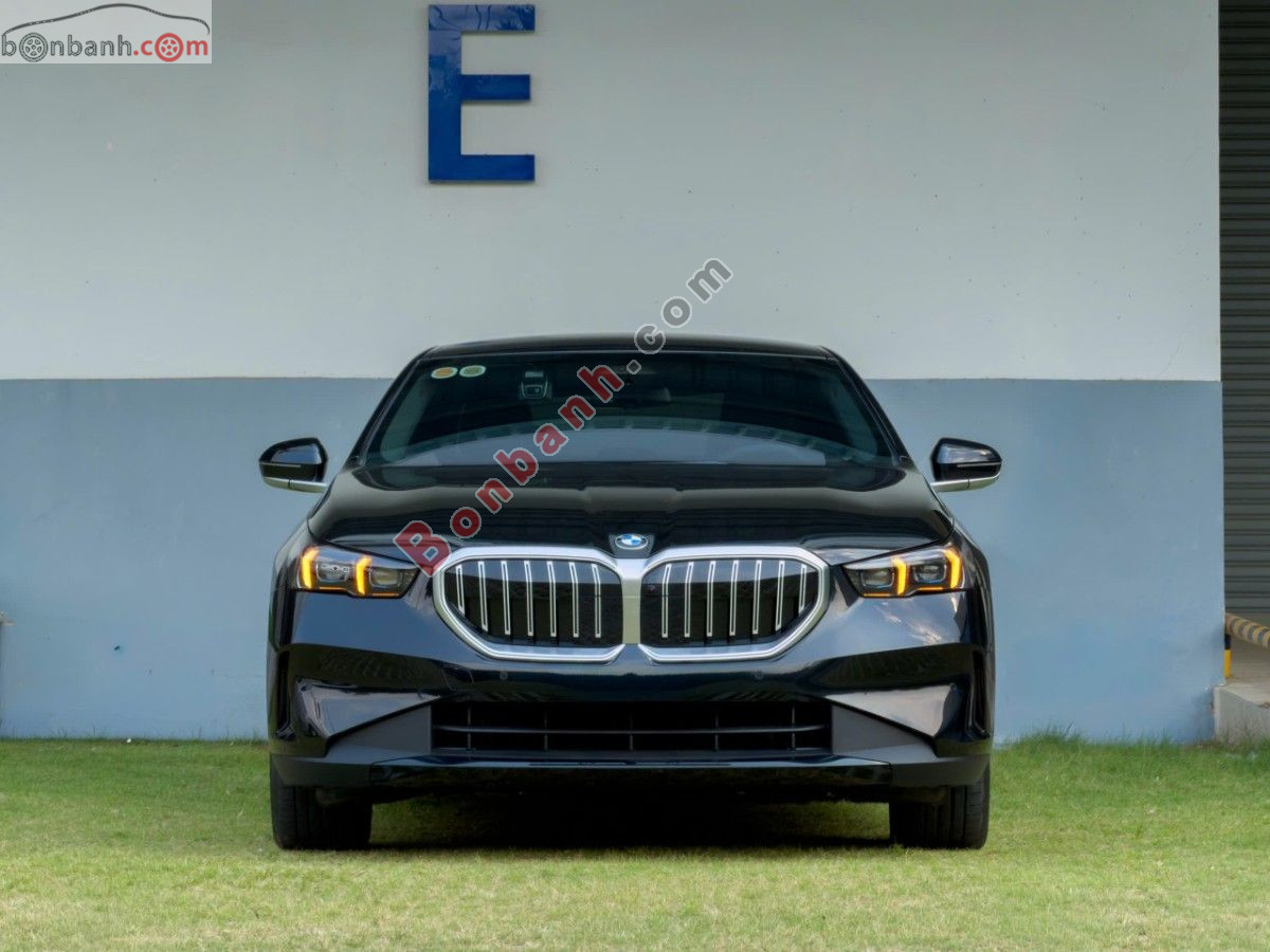 Bán ô tô BMW 5 Series 520i - 2024 - xe cũ