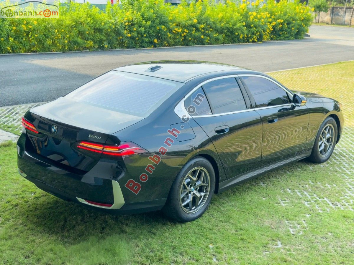 Bán ô tô BMW 5 Series 520i - 2024 - xe cũ