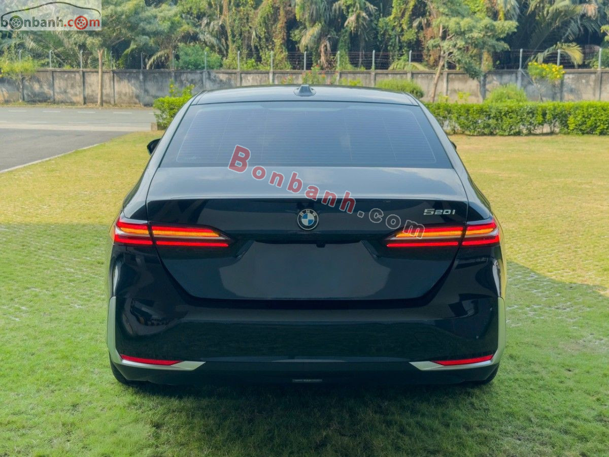 Bán ô tô BMW 5 Series 520i - 2024 - xe cũ