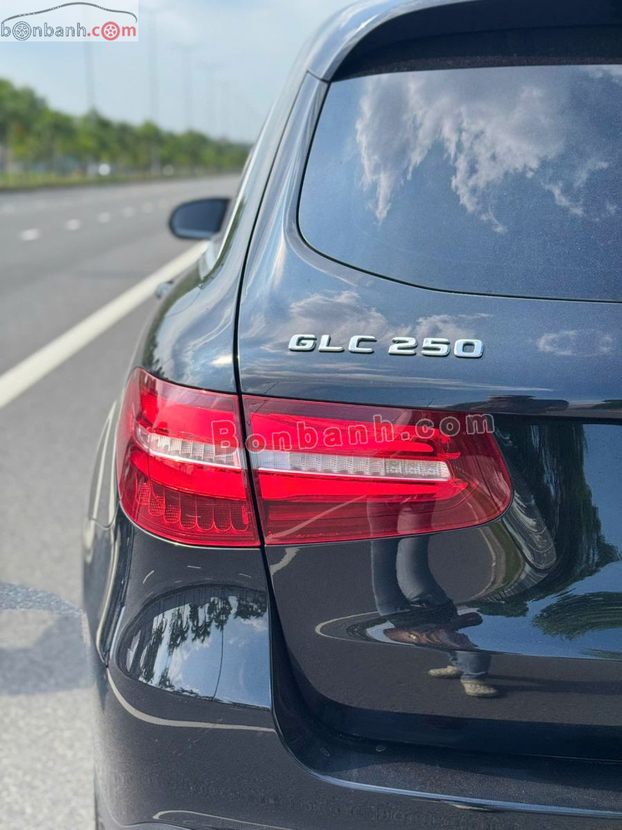 Bán ô tô Mercedes Benz GLC 250 4Matic - 2018 - xe cũ