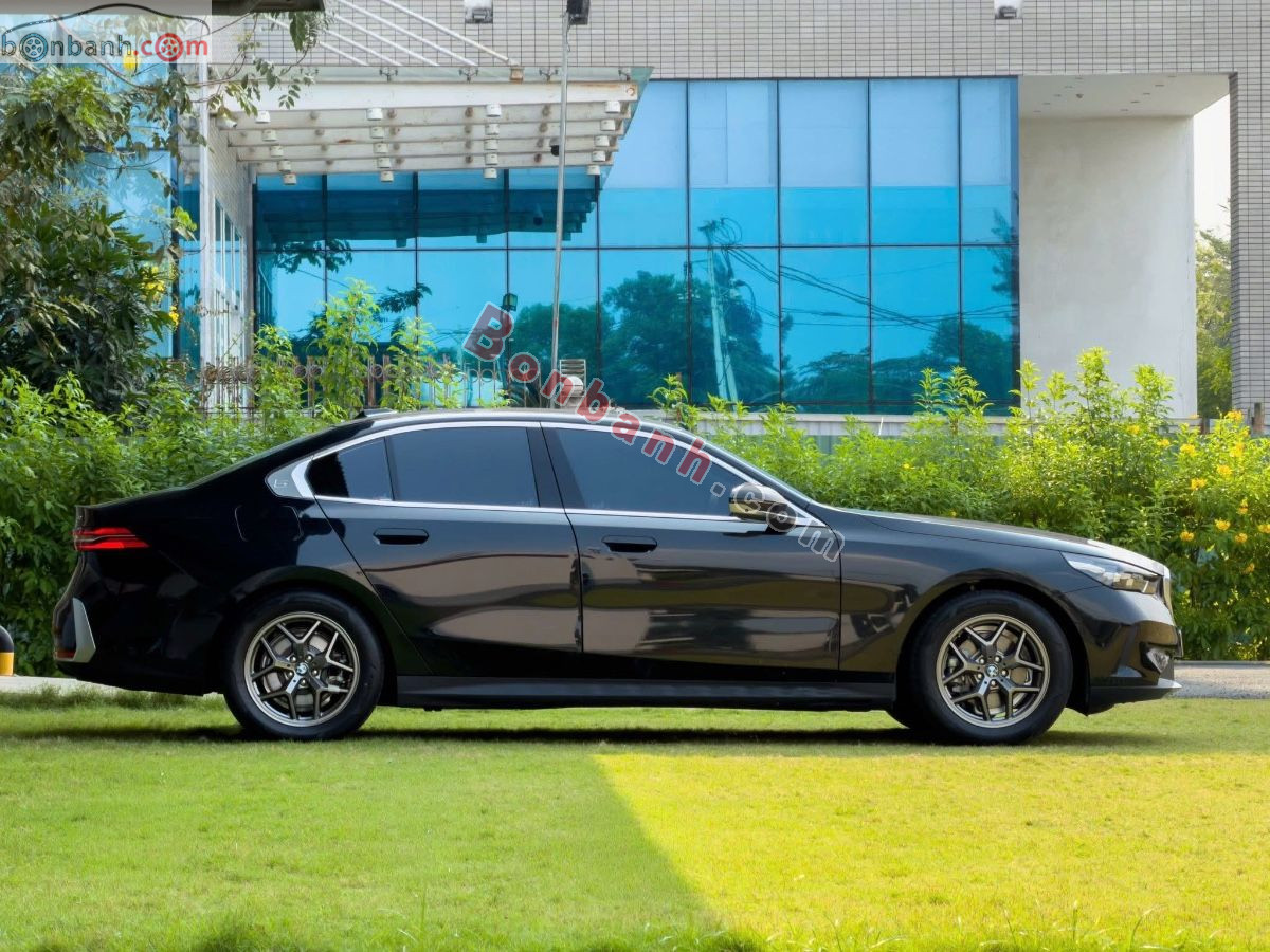 Bán ô tô BMW 5 Series 520i - 2024 - xe cũ