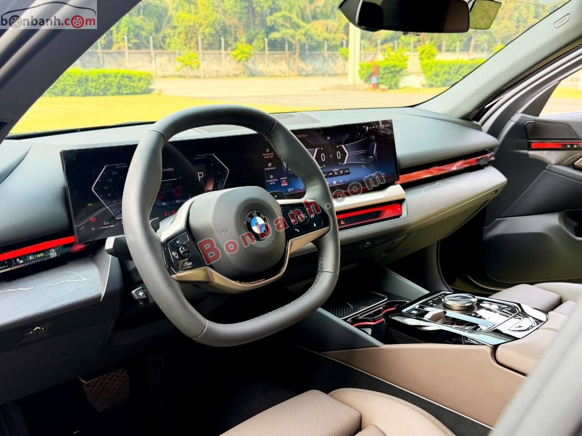 Bán ô tô BMW 5 Series 520i - 2024 - xe cũ