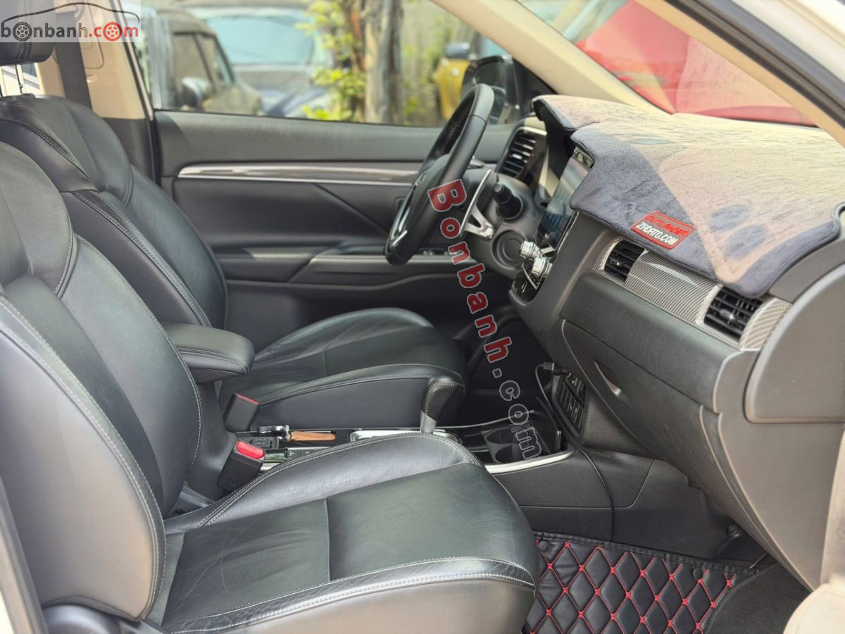 Bán ô tô Mitsubishi Outlander Premium 2.0 CVT - 2021 - xe cũ