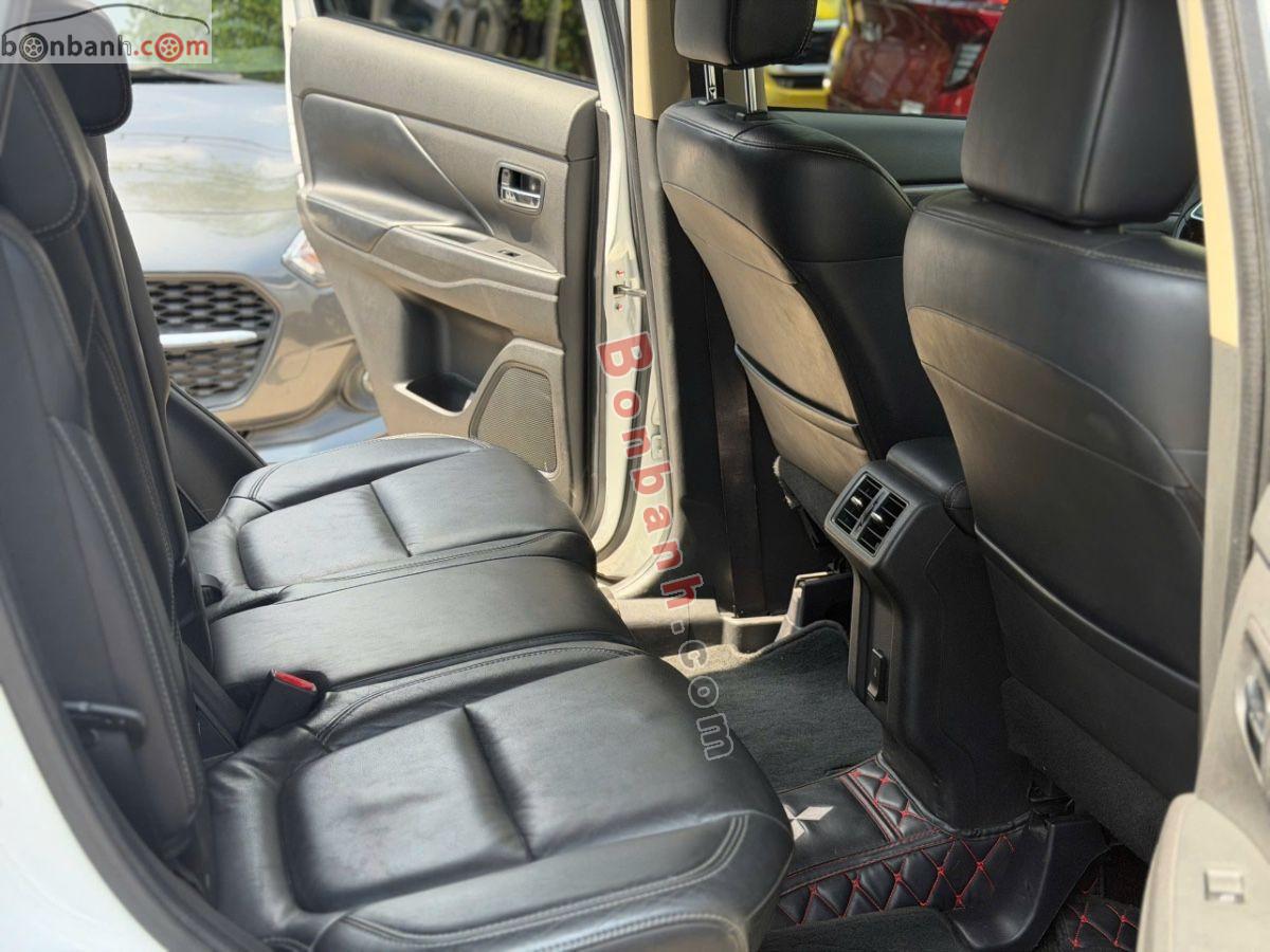 Bán ô tô Mitsubishi Outlander Premium 2.0 CVT - 2021 - xe cũ