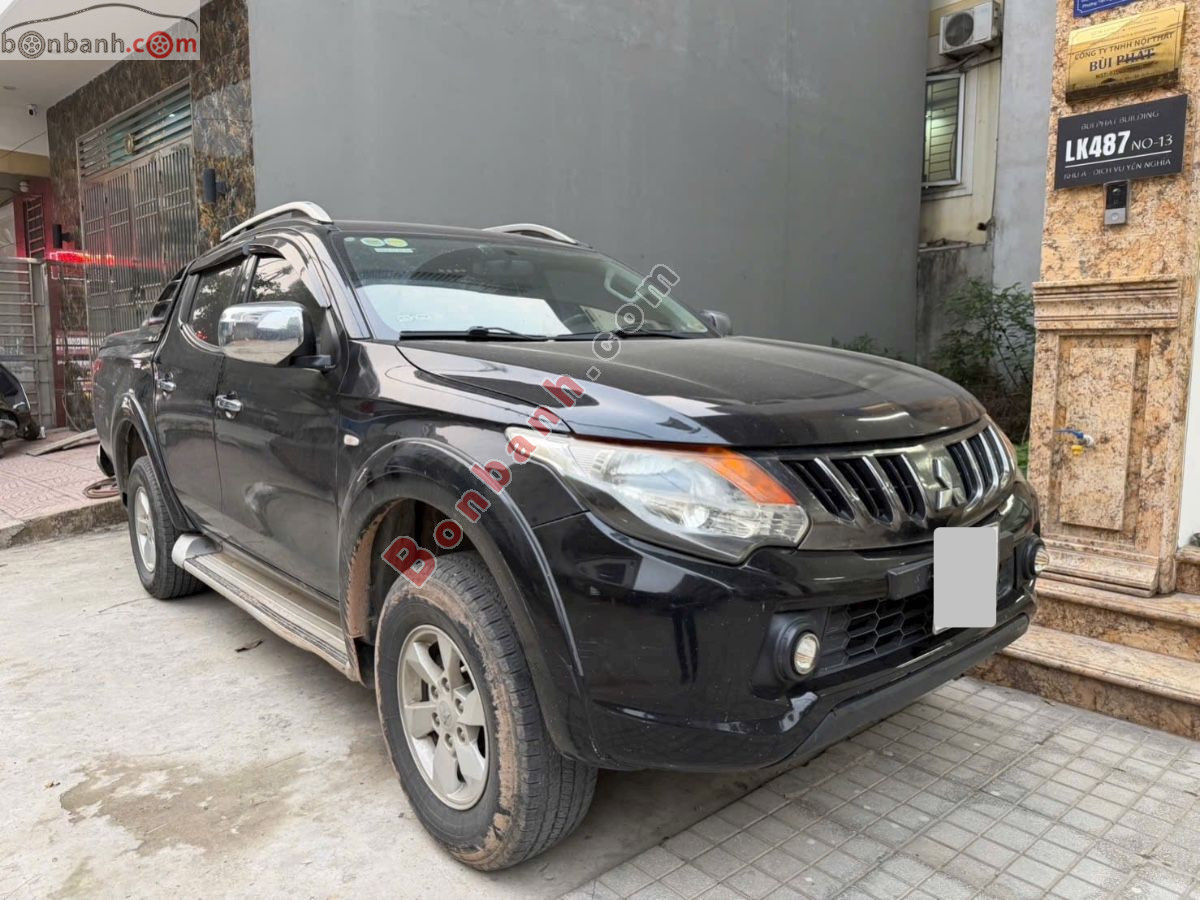 Bán ô tô Mitsubishi Triton 4x2 AT - 2017 - xe cũ