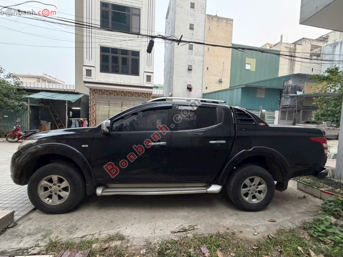 Bán ô tô Mitsubishi Triton 4x2 AT - 2017 - xe cũ