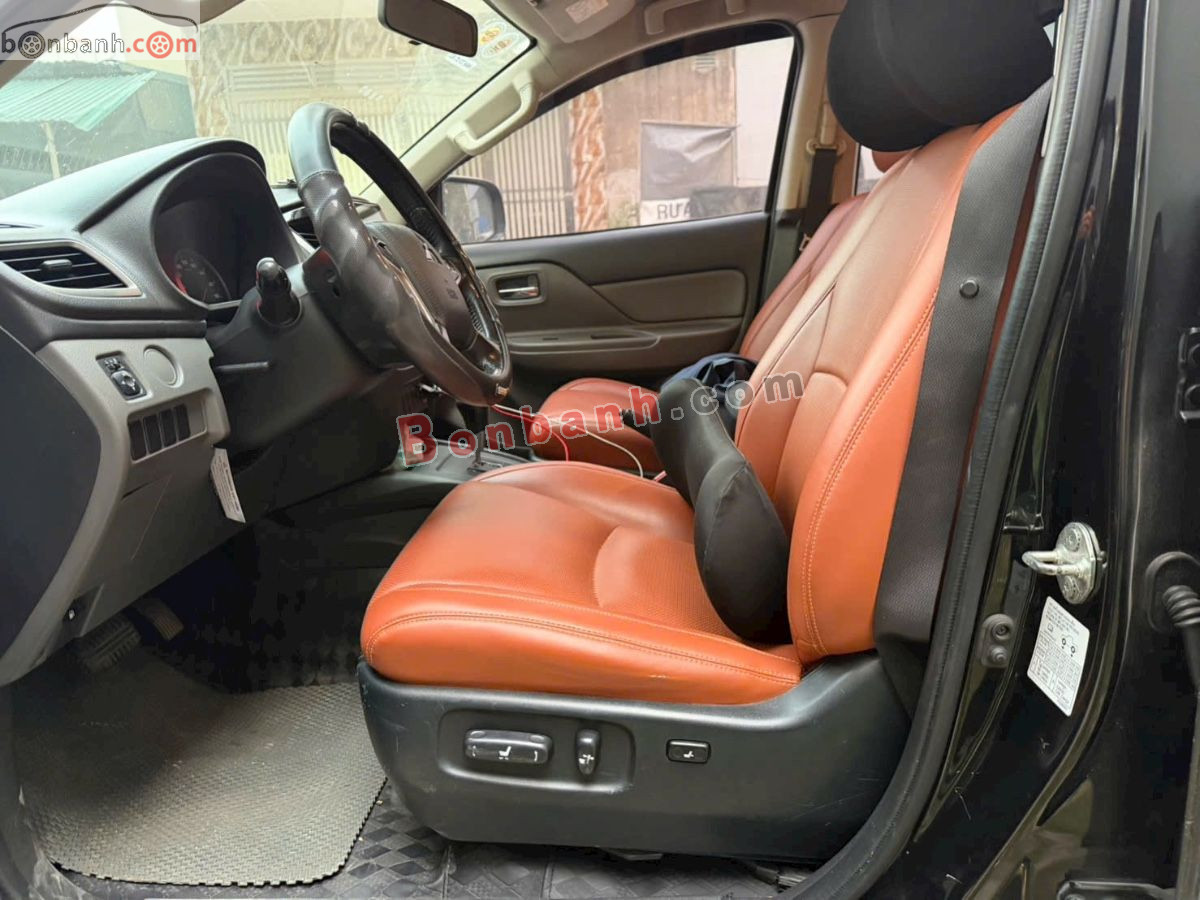 Bán ô tô Mitsubishi Triton 4x2 AT - 2017 - xe cũ