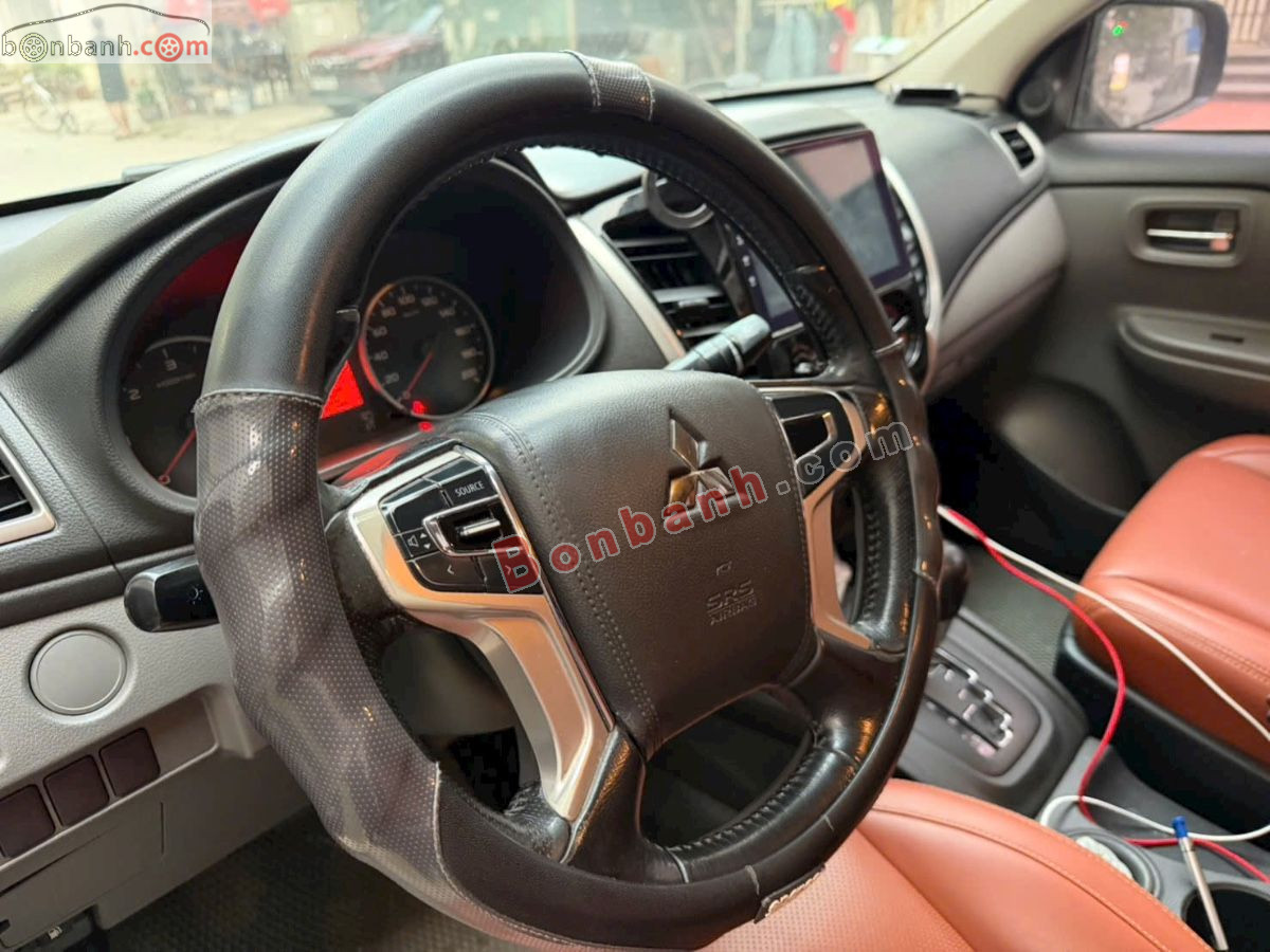 Bán ô tô Mitsubishi Triton 4x2 AT - 2017 - xe cũ