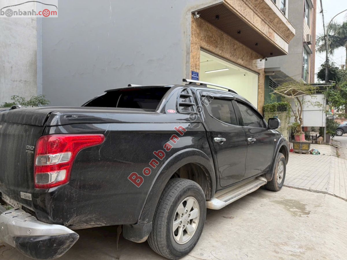 Bán ô tô Mitsubishi Triton 4x2 AT - 2017 - xe cũ