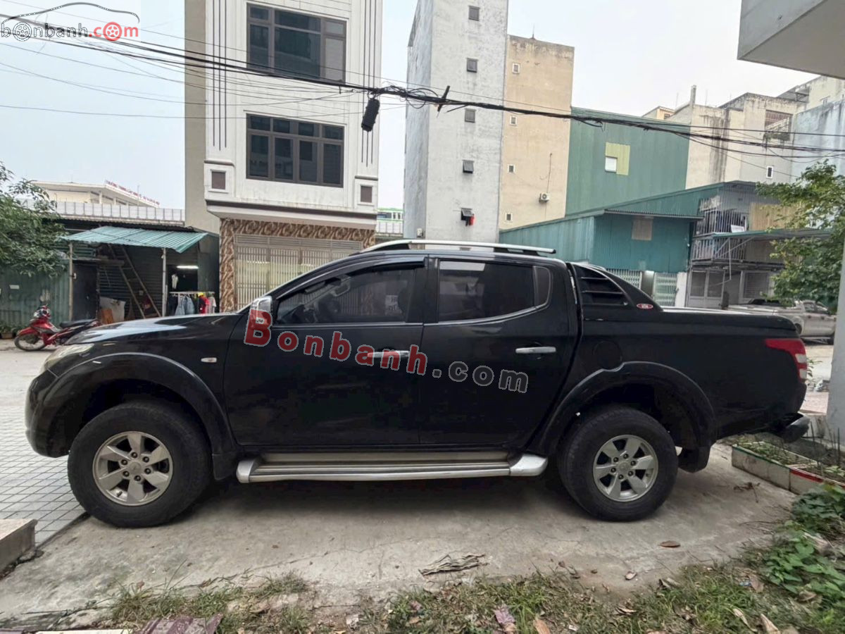 Bán ô tô Mitsubishi Triton 4x2 AT - 2017 - xe cũ