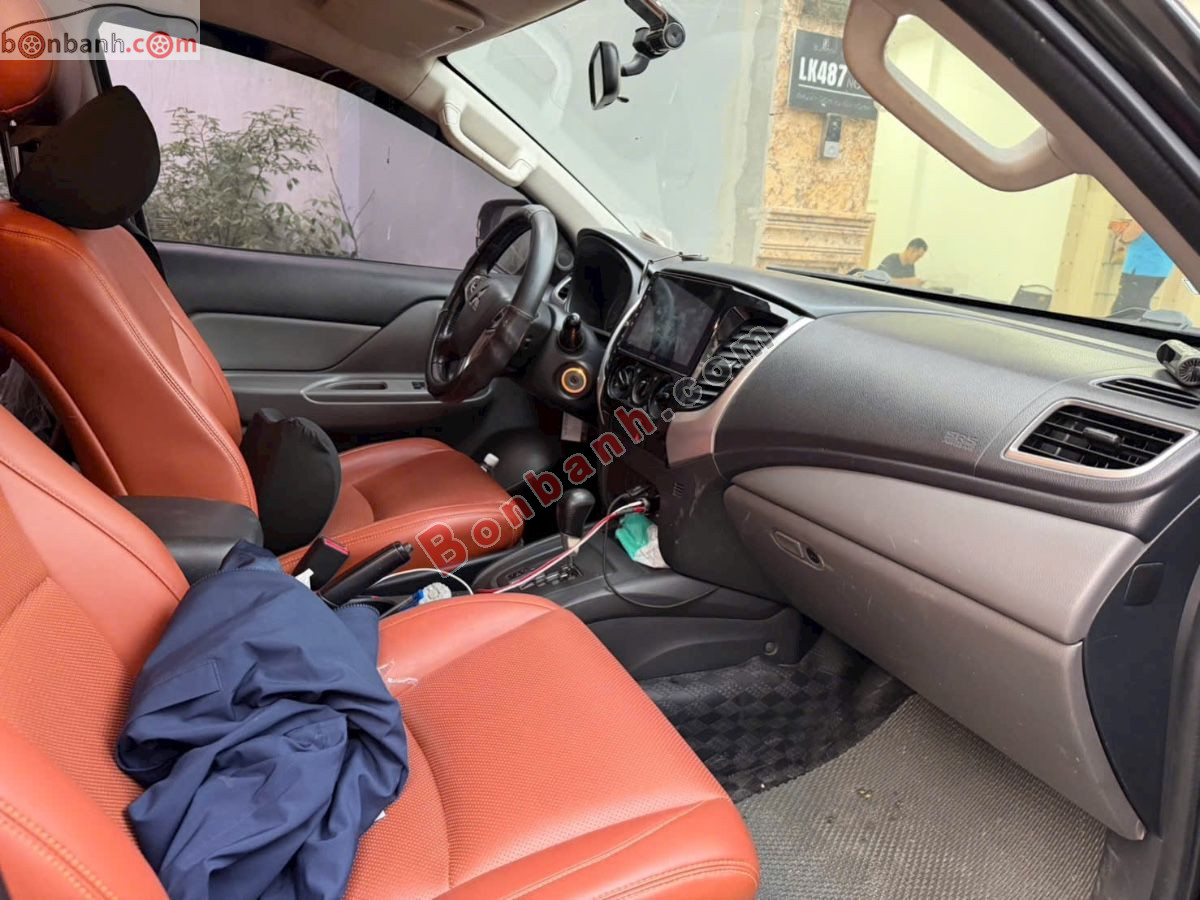 Bán ô tô Mitsubishi Triton 4x2 AT - 2017 - xe cũ