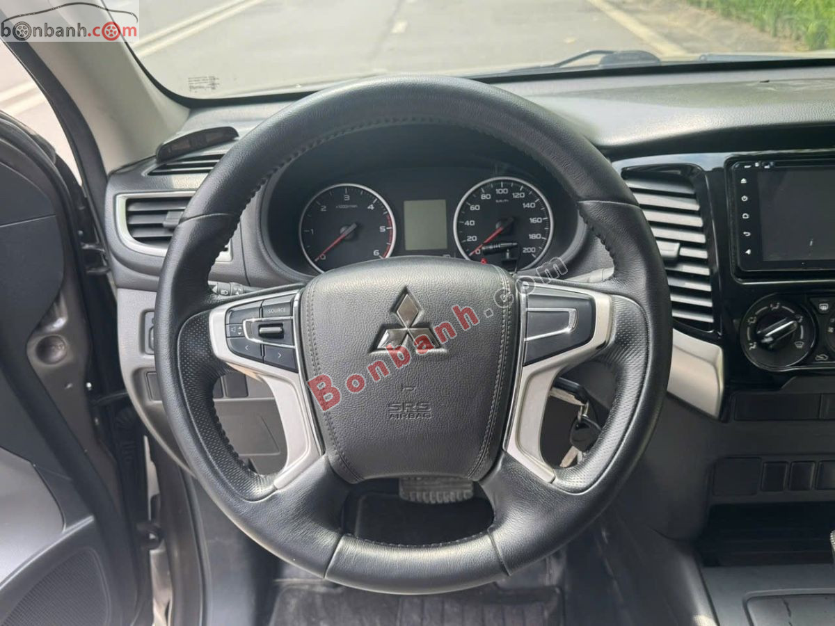 Bán ô tô Mitsubishi Triton 4x2 AT - 2019 - xe cũ