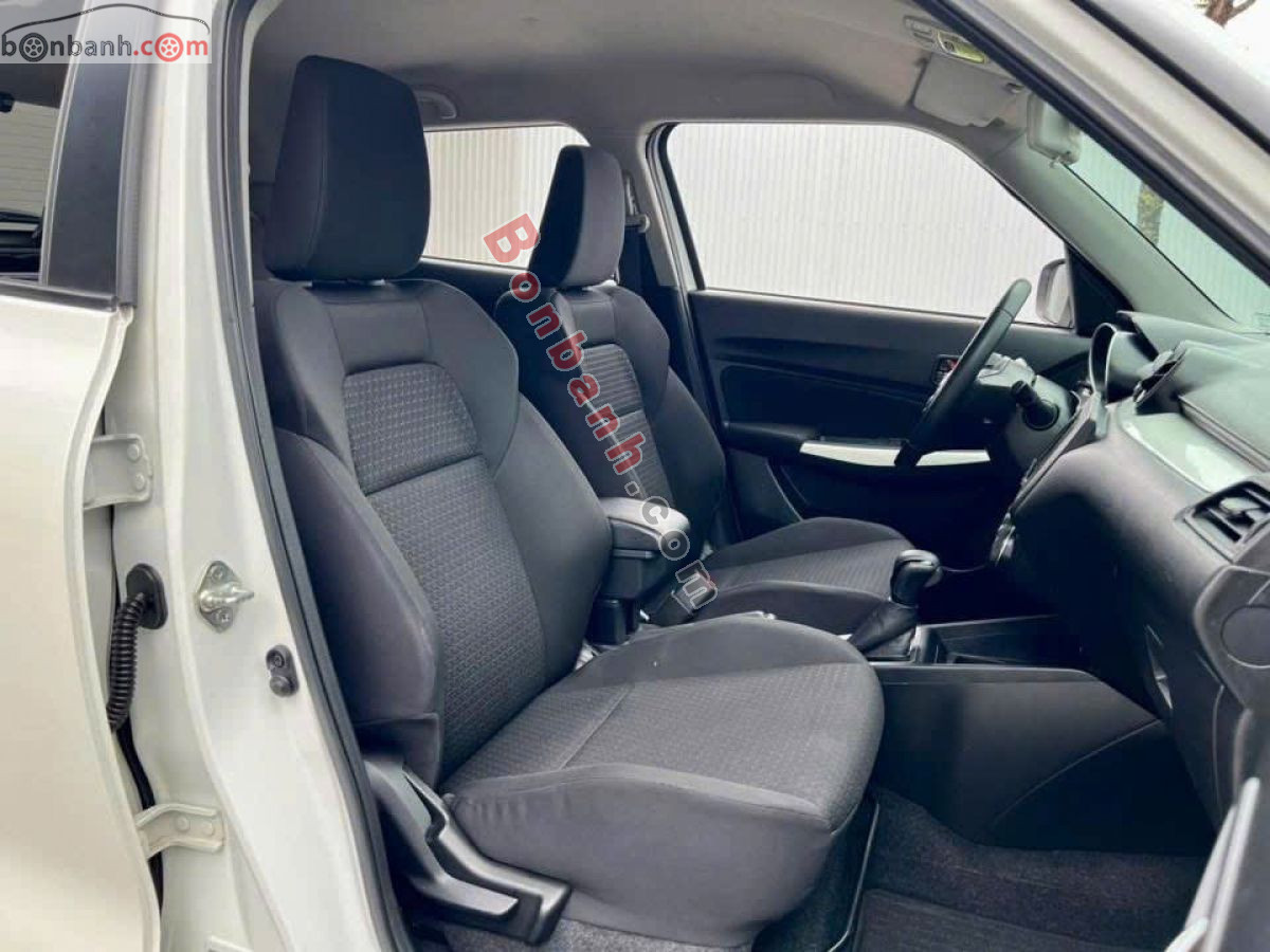 Bán ô tô Suzuki Swift GLX 1.2 AT - 2020 - xe cũ