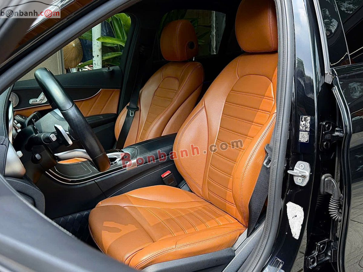 Bán ô tô Mercedes Benz C class C300 AMG - 2021 - xe cũ