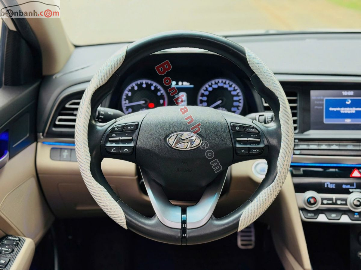 Bán ô tô Hyundai Elantra 2.0 AT - 2021 - xe cũ