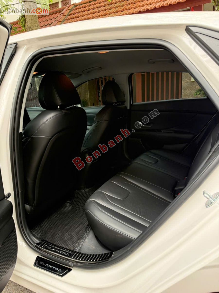 Bán ô tô Hyundai Elantra 2.0 AT Cao cấp - 2023 - xe cũ