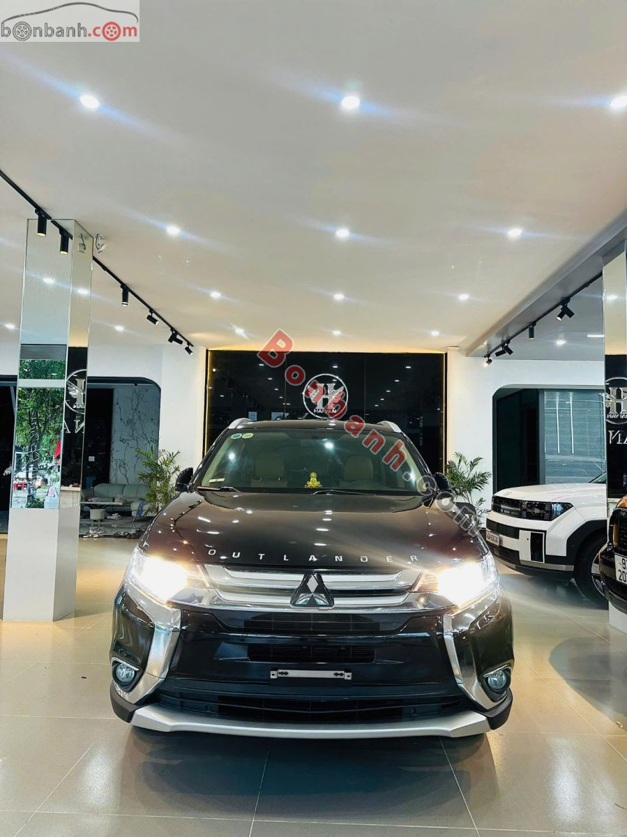 Bán ô tô Mitsubishi Outlander 2.0 CVT - 2018 - xe cũ