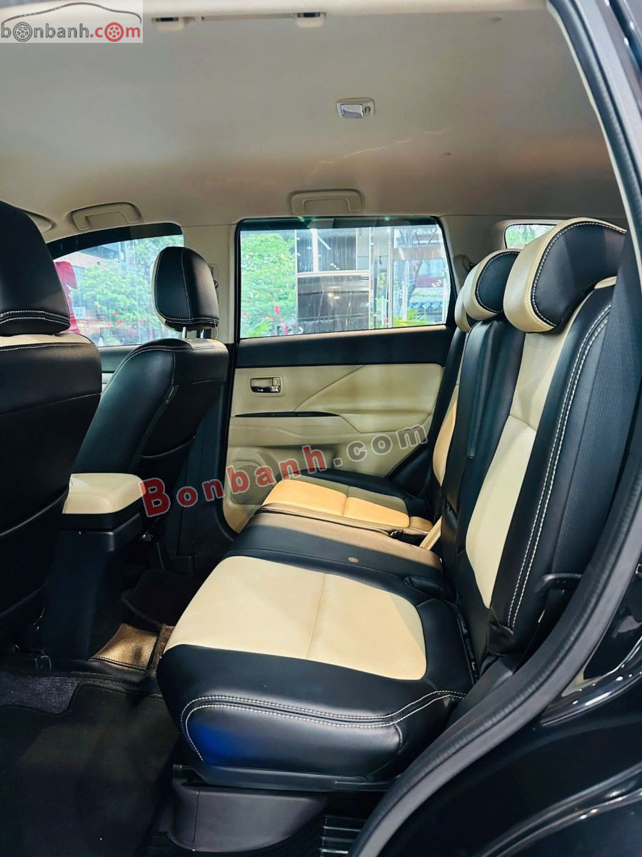 Bán ô tô Mitsubishi Outlander 2.0 CVT - 2018 - xe cũ