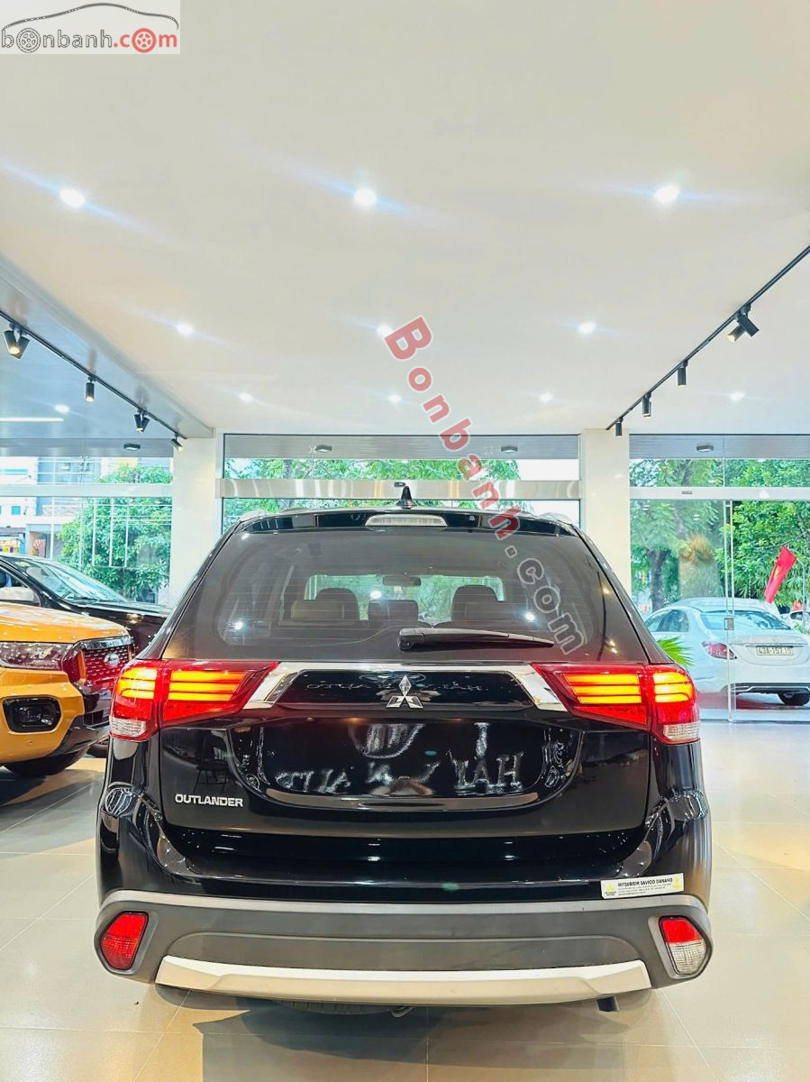 Bán ô tô Mitsubishi Outlander 2.0 CVT - 2018 - xe cũ