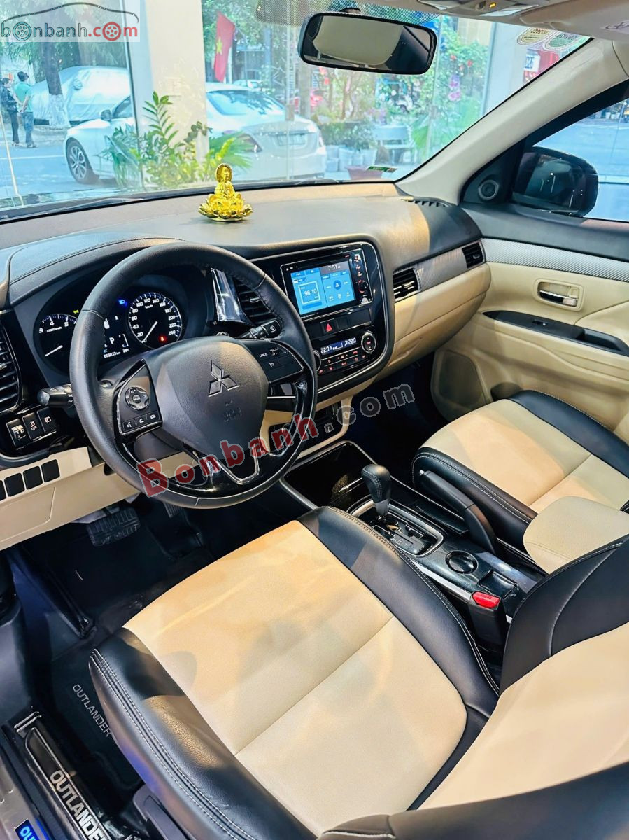 Bán ô tô Mitsubishi Outlander 2.0 CVT - 2018 - xe cũ