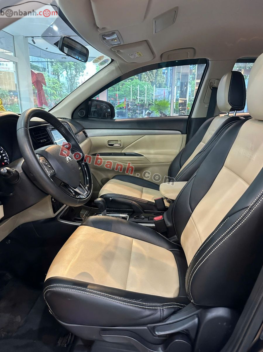 Bán ô tô Mitsubishi Outlander 2.0 CVT - 2018 - xe cũ
