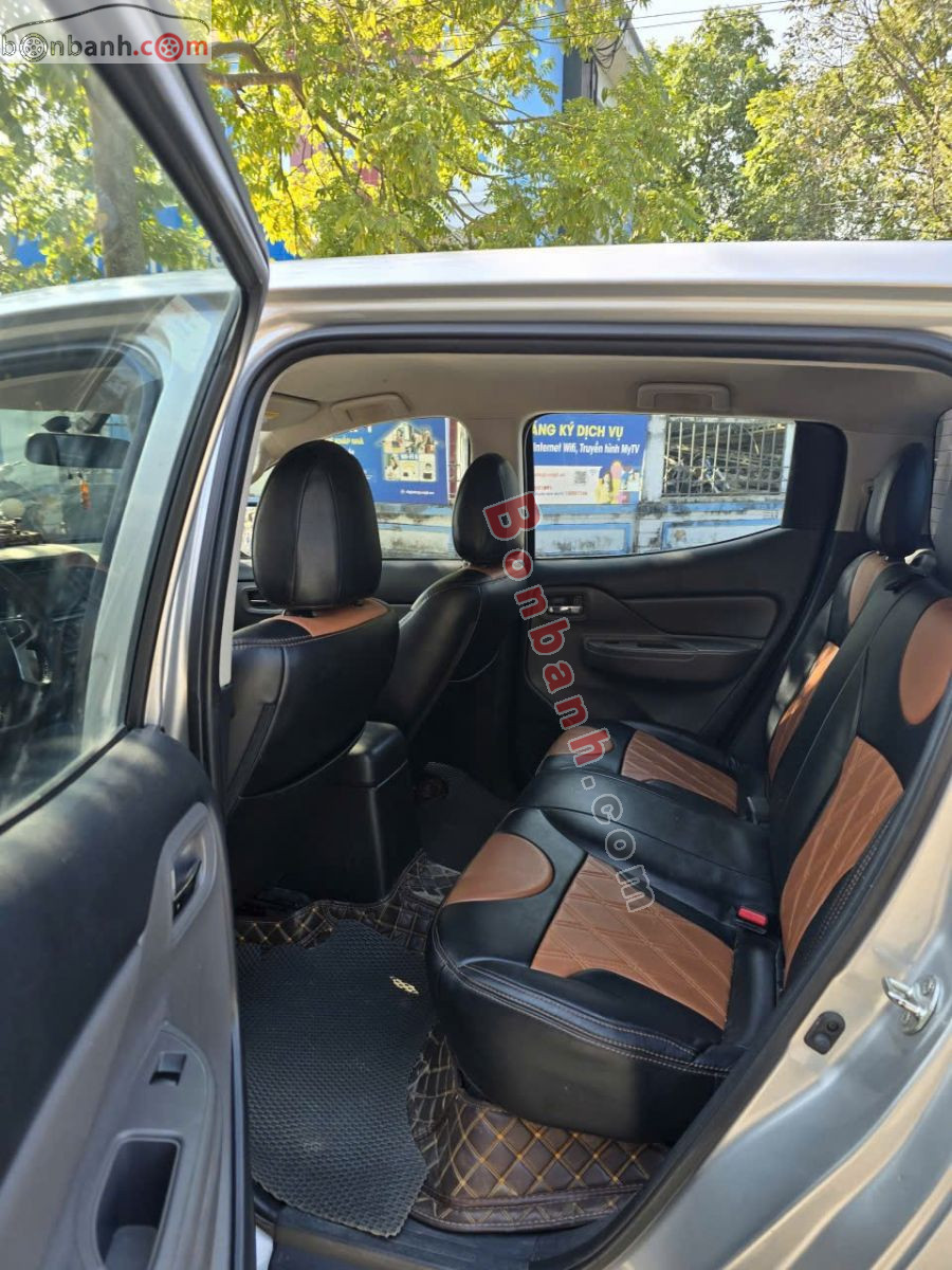 Bán ô tô Mitsubishi Triton 4x2 AT - 2019 - xe cũ