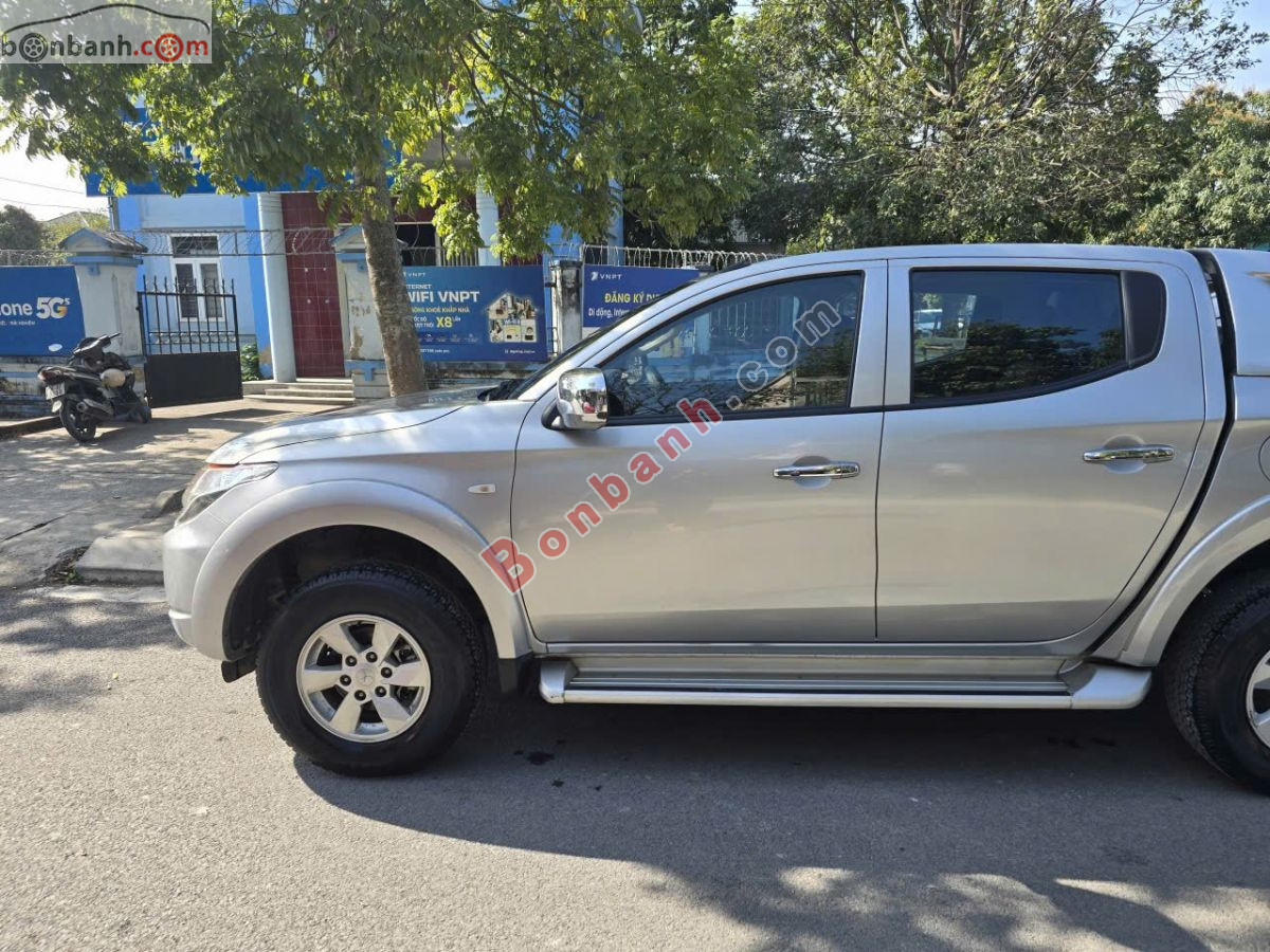 Bán ô tô Mitsubishi Triton 4x2 AT - 2019 - xe cũ