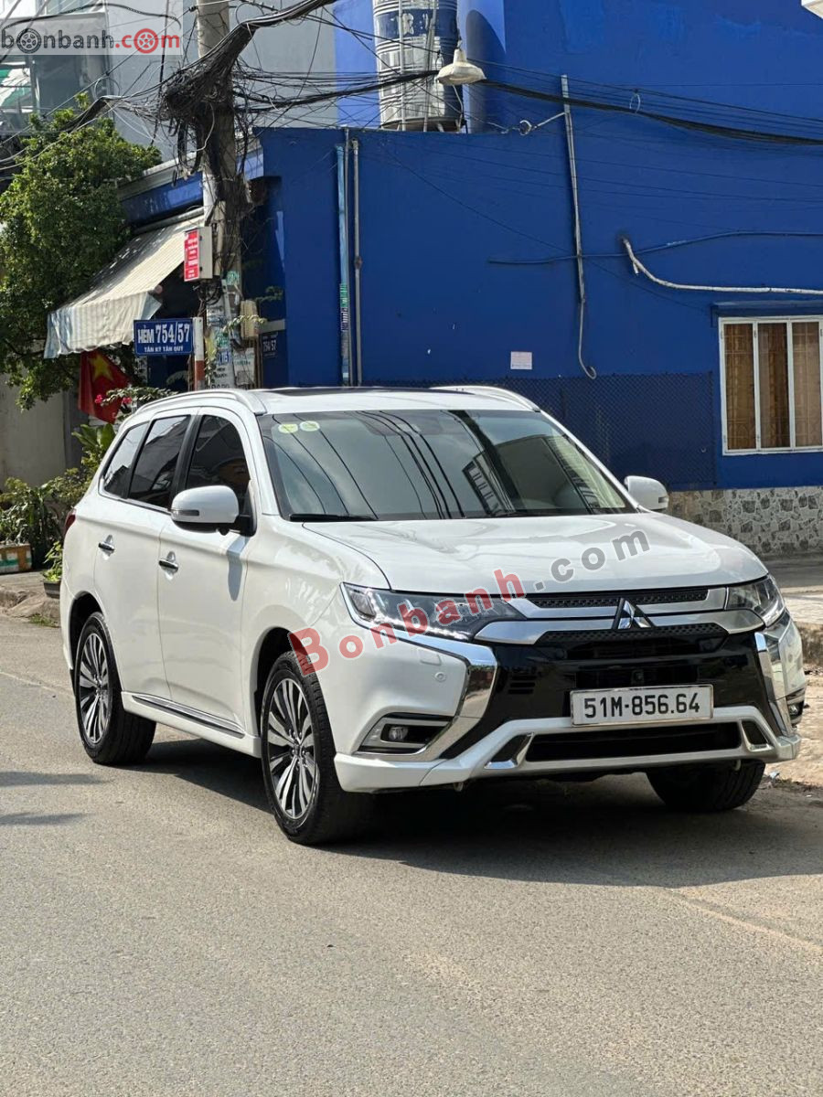 Bán ô tô Mitsubishi Outlander Premium 2.0 CVT - 2022 - xe cũ