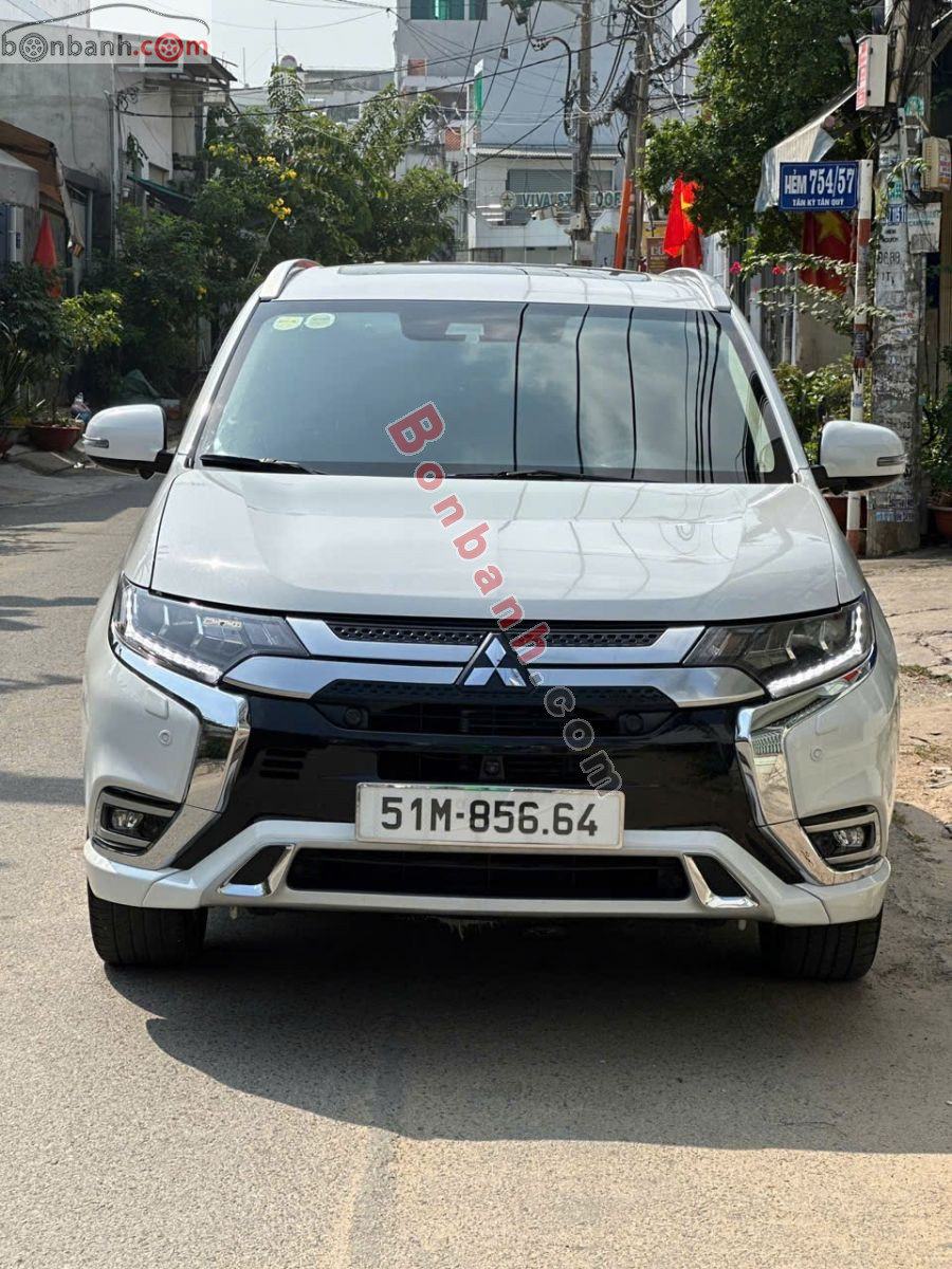 Bán ô tô Mitsubishi Outlander Premium 2.0 CVT - 2022 - xe cũ