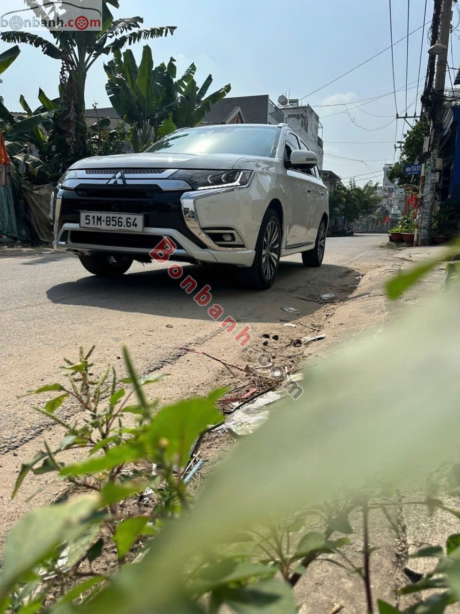 Bán ô tô Mitsubishi Outlander Premium 2.0 CVT - 2022 - xe cũ