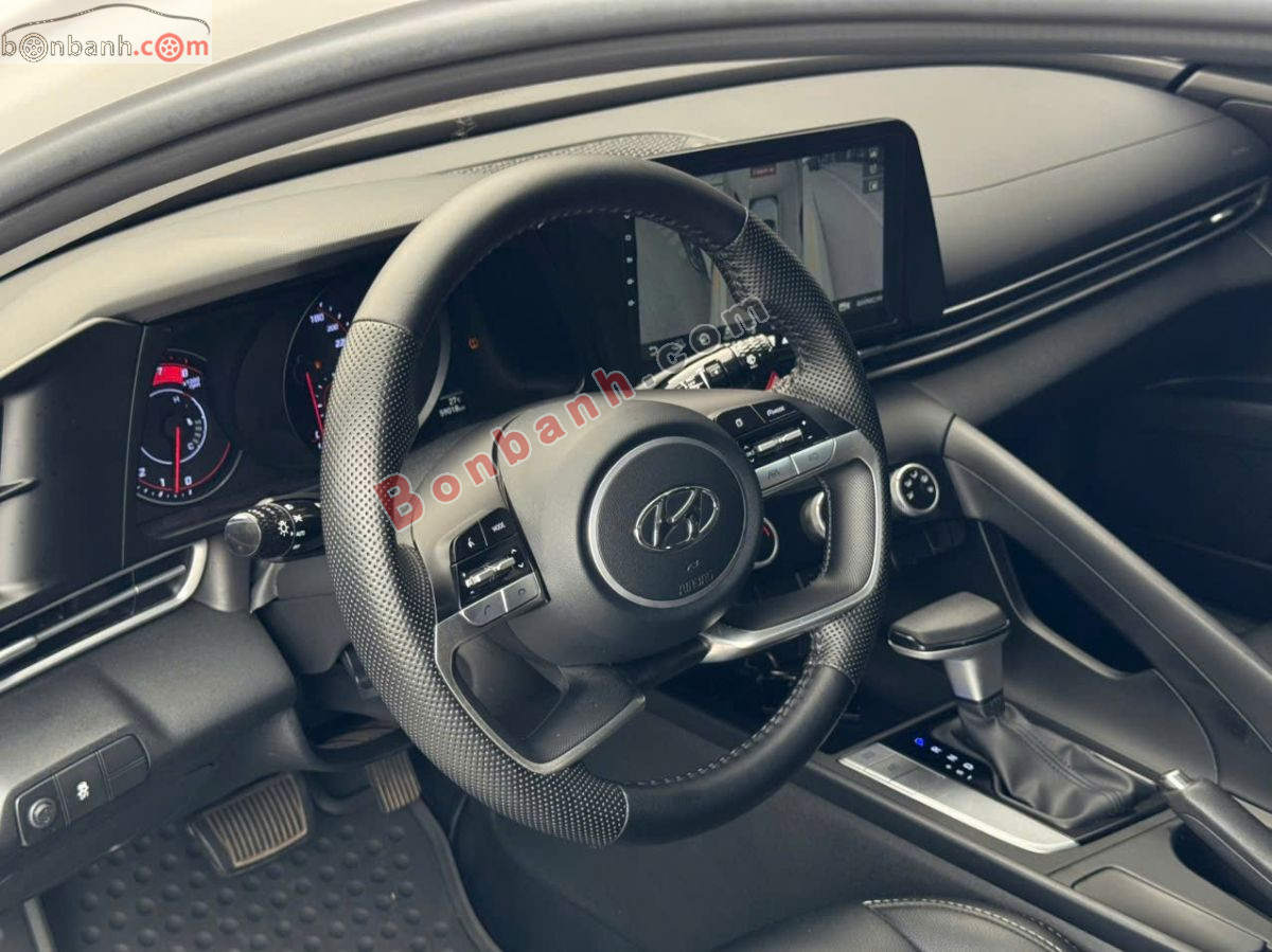 Bán ô tô Hyundai Elantra 1.6 AT Tiêu chuẩn - 2023 - xe cũ