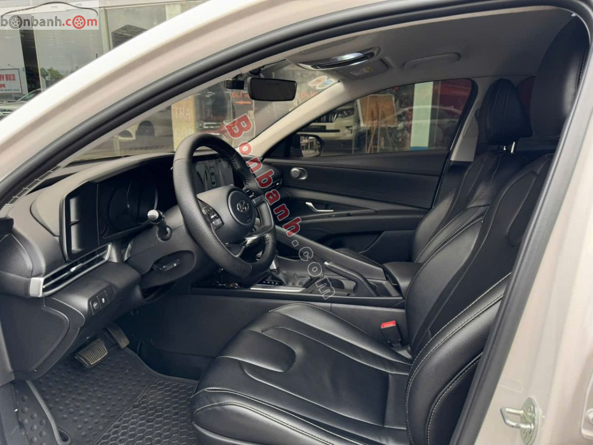 Bán ô tô Hyundai Elantra 1.6 AT Tiêu chuẩn - 2023 - xe cũ