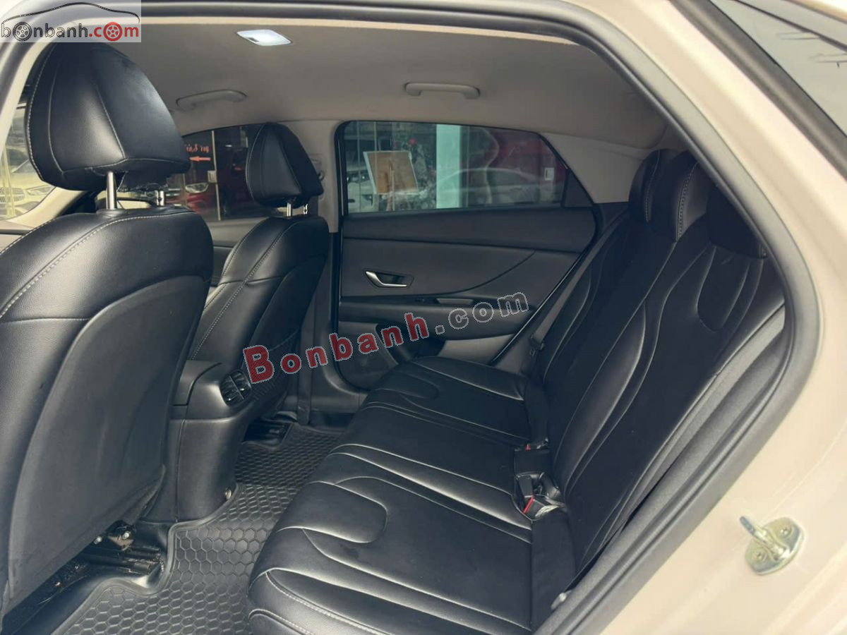 Bán ô tô Hyundai Elantra 1.6 AT Tiêu chuẩn - 2023 - xe cũ