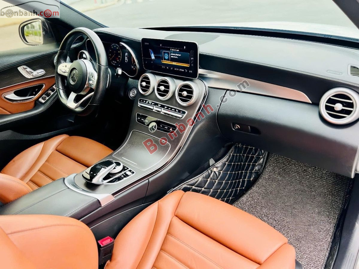 Bán ô tô Mercedes Benz C class C300 AMG - 2019 - xe cũ