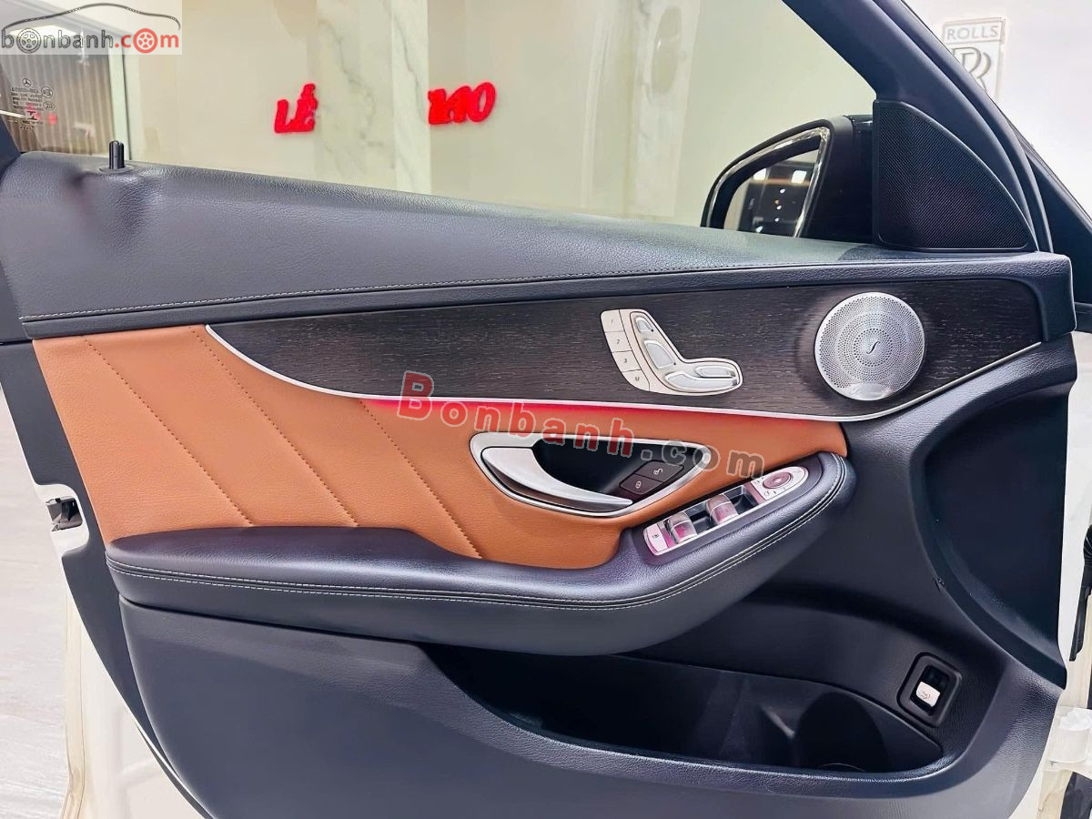 Bán ô tô Mercedes Benz C class C300 AMG - 2019 - xe cũ