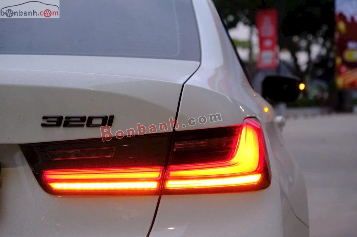 Bán ô tô BMW 3 Series 320i M Sport - 2023 - xe cũ