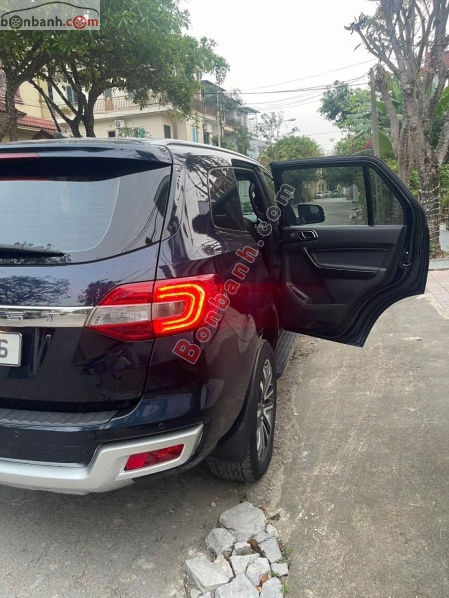Bán ô tô Ford Everest Titanium 2.0L 4x2 AT - 2022 - xe cũ