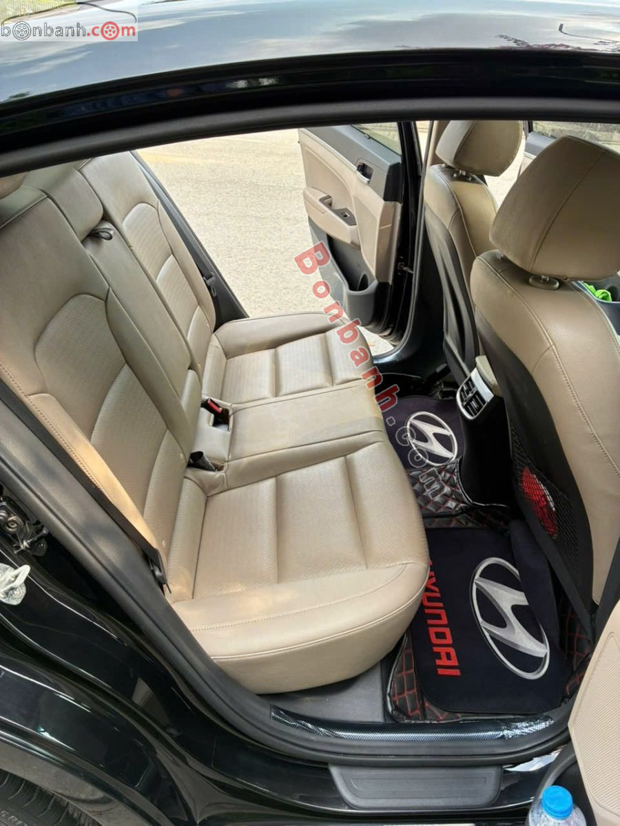 Bán ô tô Hyundai Elantra 2.0 AT - 2021 - xe cũ