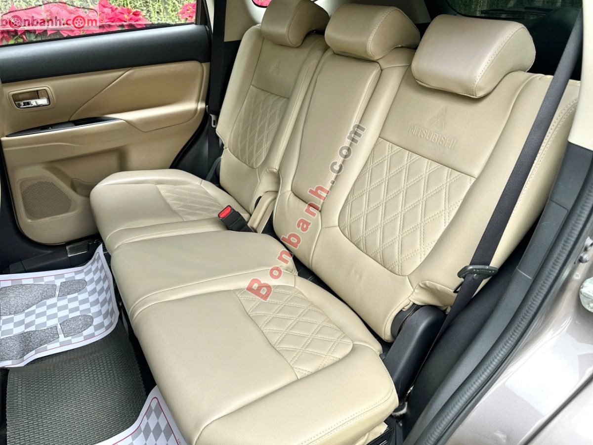 Bán ô tô Mitsubishi Outlander 2.0 STD - 2016 - xe cũ