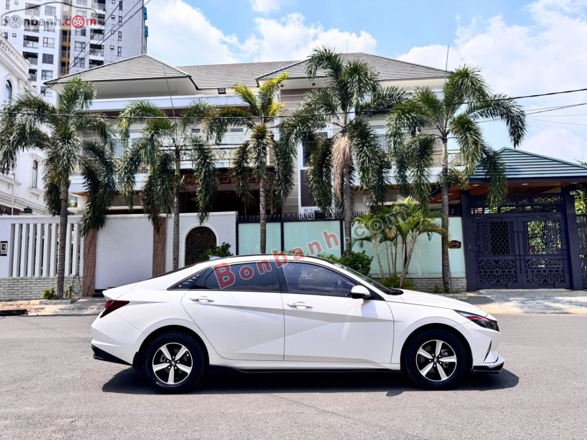 Bán ô tô Hyundai Elantra 1.6 AT Tiêu chuẩn - 2022 - xe cũ
