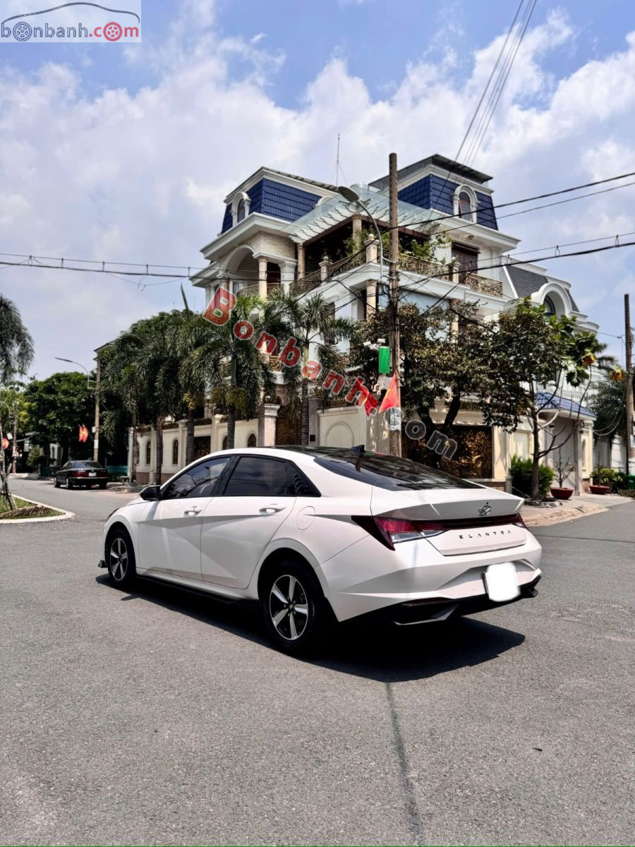 Bán ô tô Hyundai Elantra 1.6 AT Tiêu chuẩn - 2022 - xe cũ