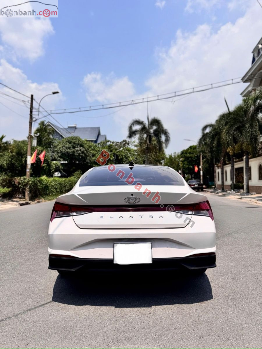 Bán ô tô Hyundai Elantra 1.6 AT Tiêu chuẩn - 2022 - xe cũ