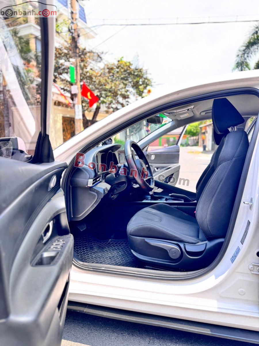 Bán ô tô Hyundai Elantra 1.6 AT Tiêu chuẩn - 2022 - xe cũ