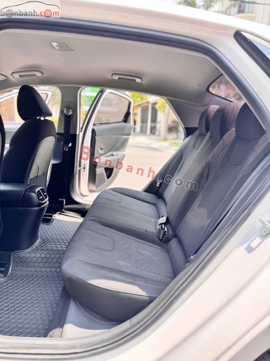 Bán ô tô Hyundai Elantra 1.6 AT Tiêu chuẩn - 2022 - xe cũ