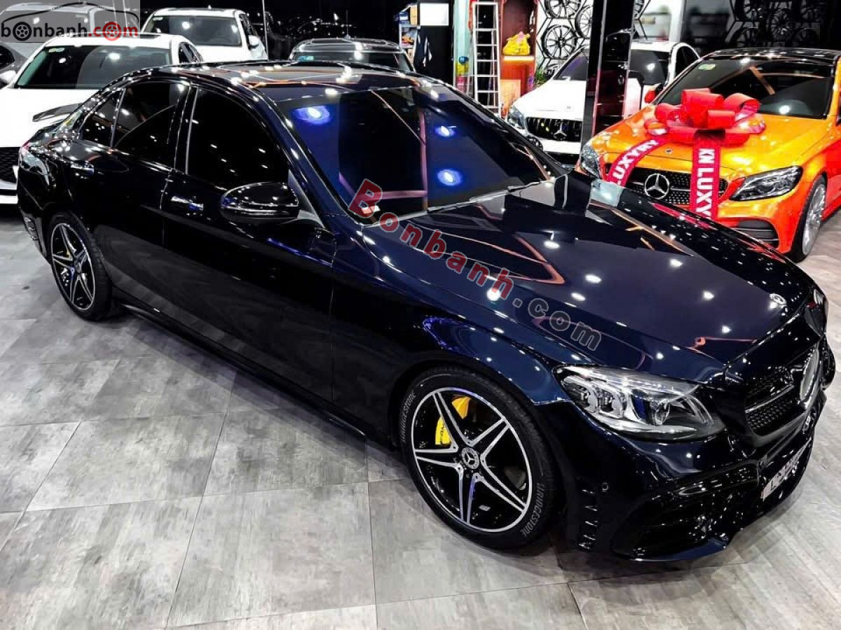 Bán ô tô Mercedes Benz C class C300 AMG - 2019 - xe cũ